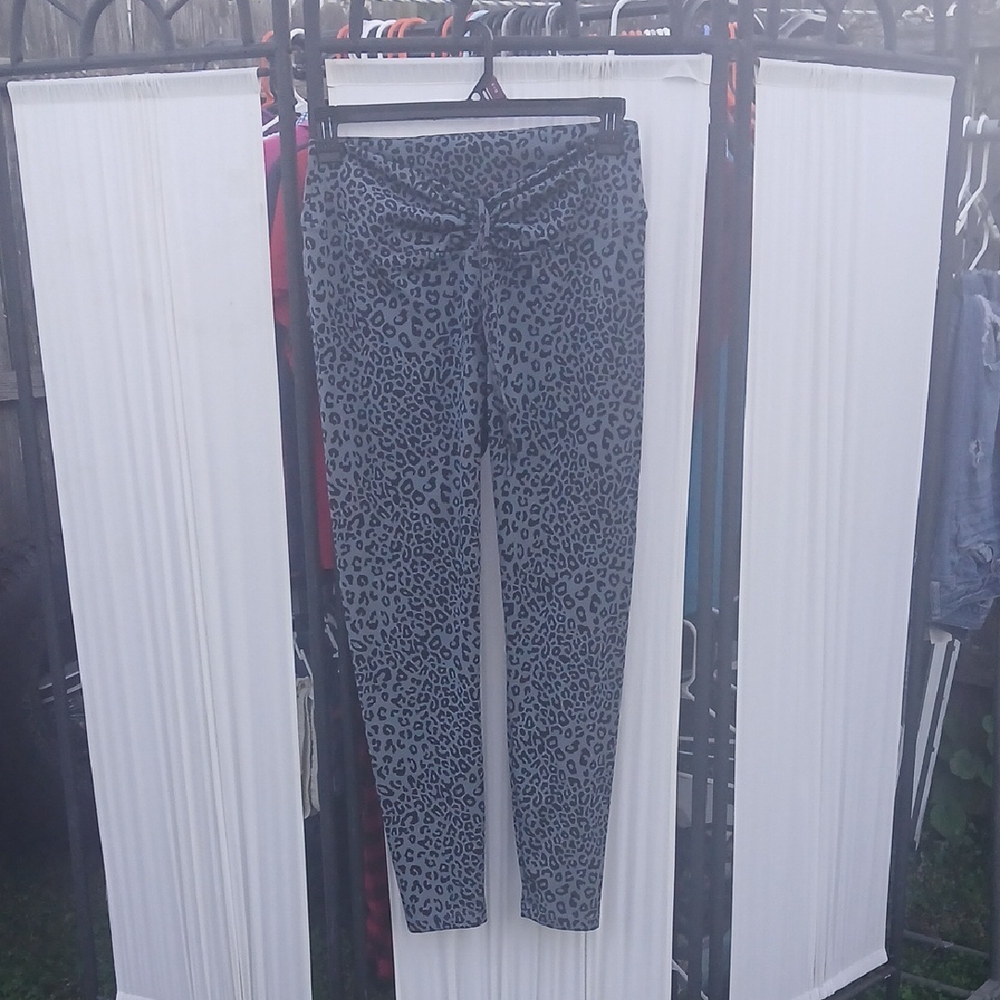 PINK Victoria's Secret Gray Leopard Print Leggings